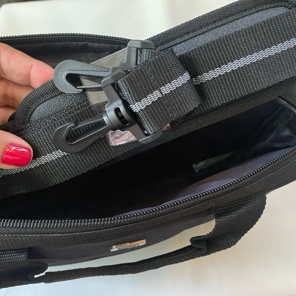 Solo New York Flatiron Bag